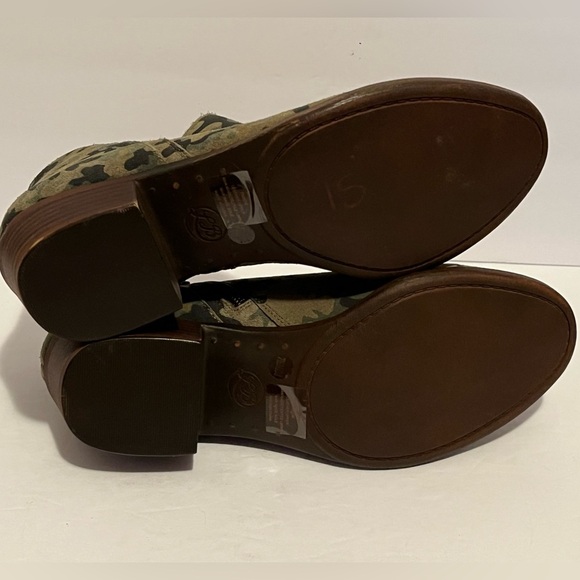 Lucky Brand Barstyn Olive Camo Booties - Picture 12 of 16